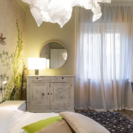 Giulia House